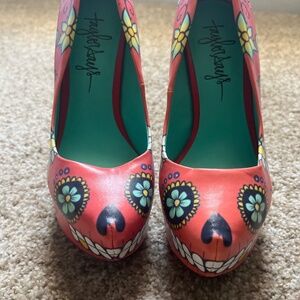 Taylor Says Skully Heel